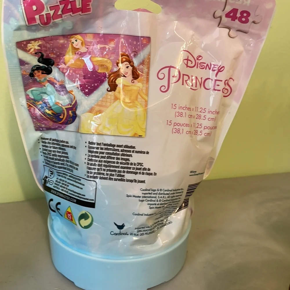 Disney princess 48 pieces puzzle.